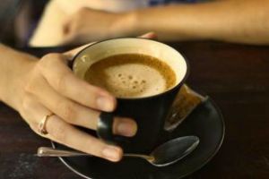 Uống cà phê buổi sáng : Lợi hay hại .. ?